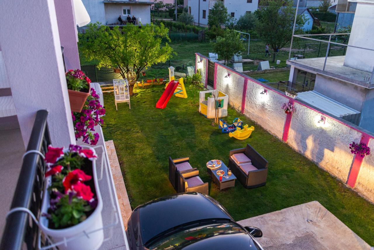 Apartman Mona Podgorica Exteriér fotografie