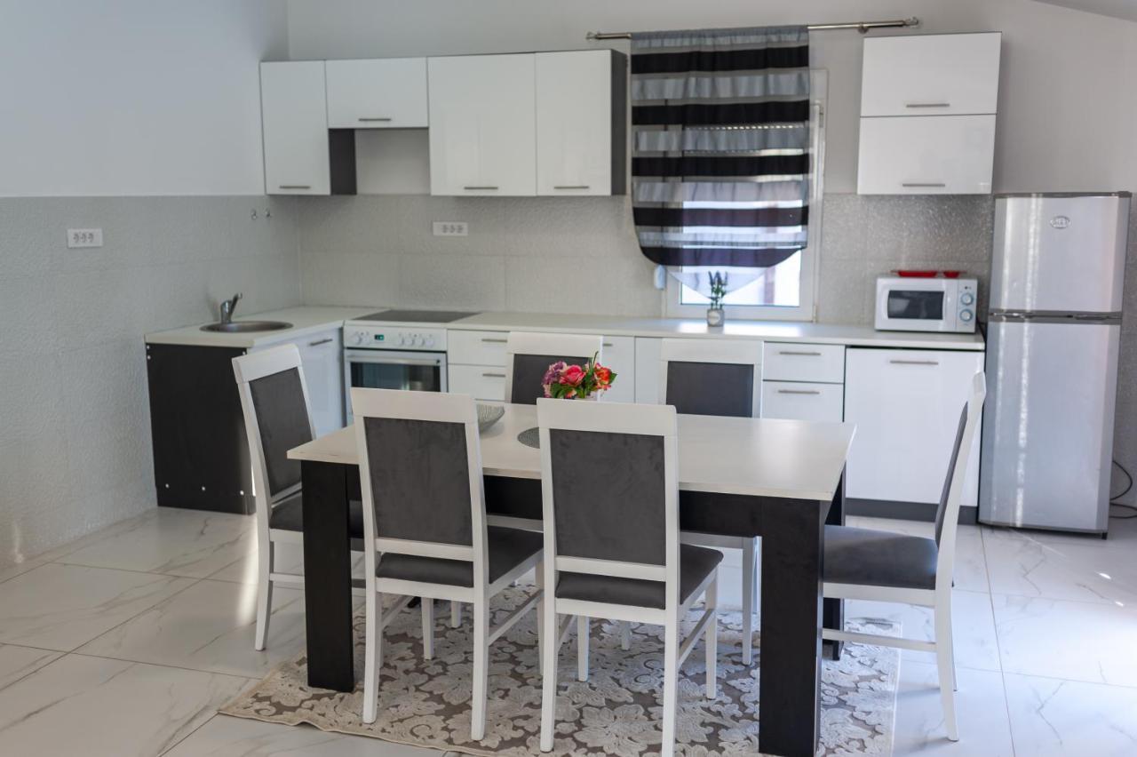 Apartman Mona Podgorica Exteriér fotografie