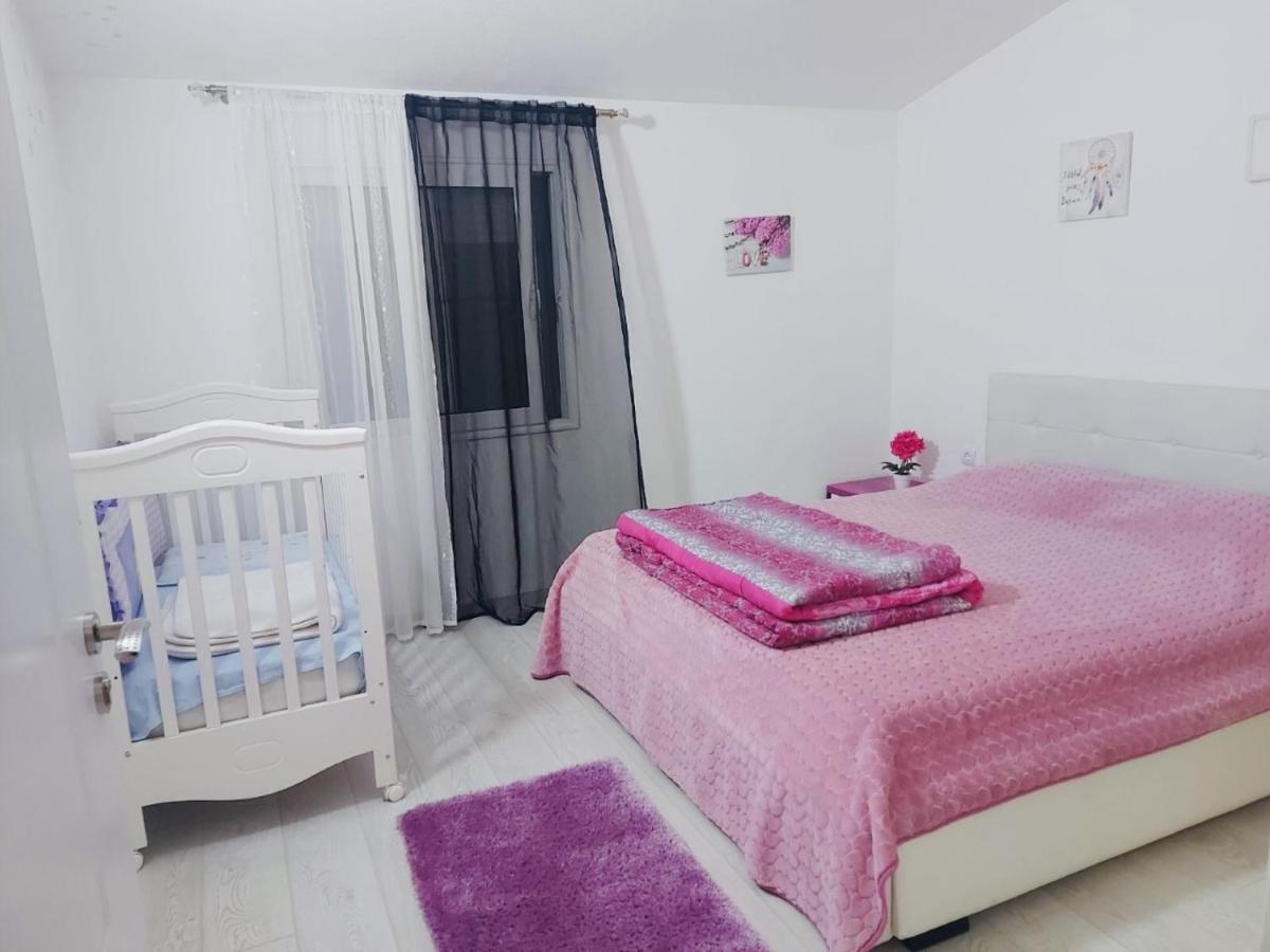 Apartman Mona Podgorica Exteriér fotografie