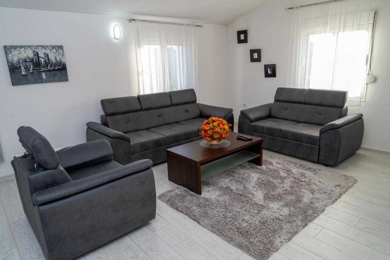 Apartman Mona Podgorica Exteriér fotografie